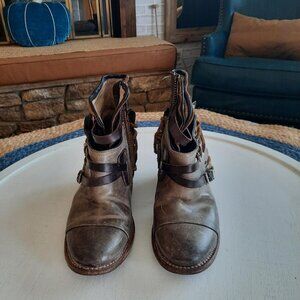 Freebird Strappy boot size 9